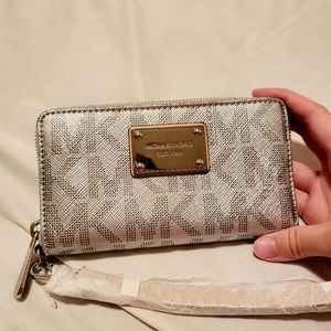 Michael Kors wallet